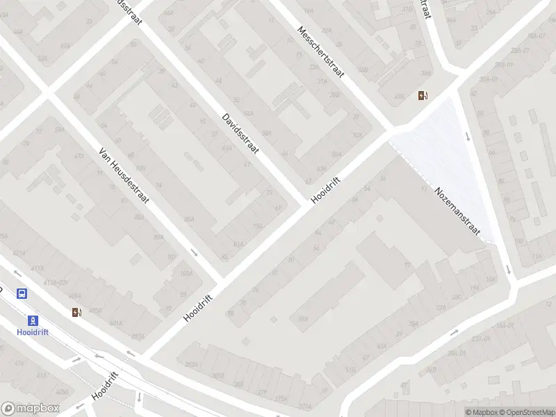 Ambulance met grote spoed naar de Hooidrift in Rotterdam