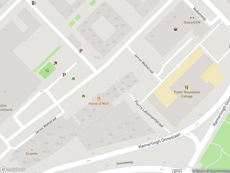 Ambulance met grote spoed naar de Pierre Lallementstraat in Amsterdam