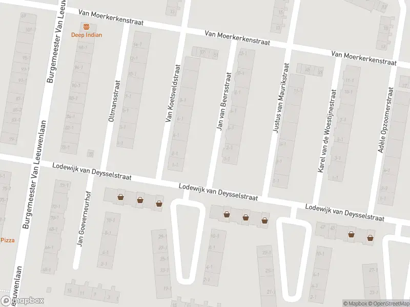 Ambulance met grote spoed naar de Du Perronstraat in Amsterdam