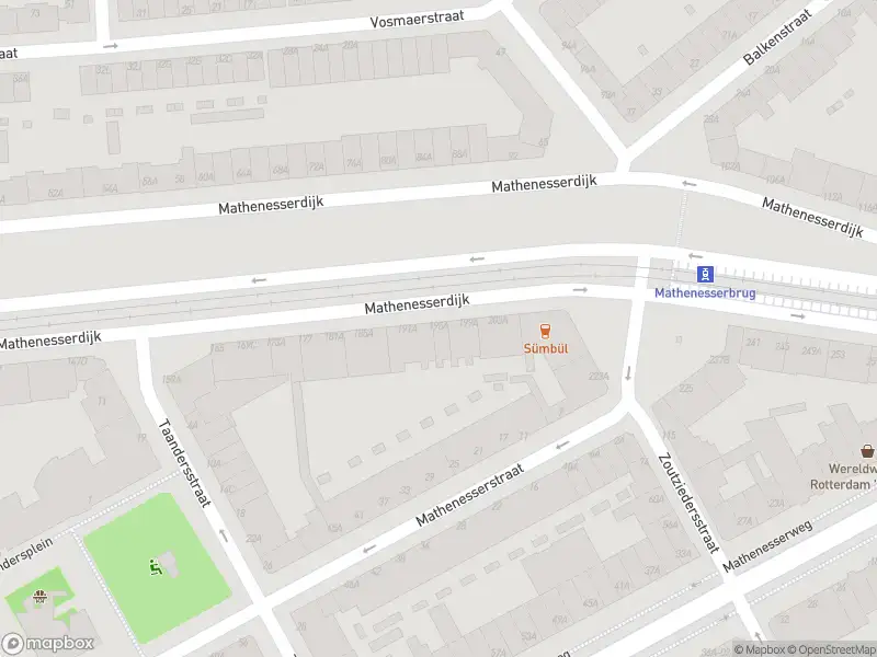 Ambulance met grote spoed naar de Mathenesserdijk in Rotterdam