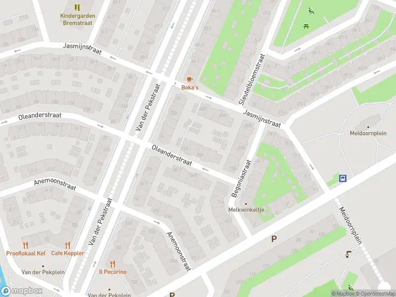 Ambulance met grote spoed naar de Anemoonstraat in Amsterdam