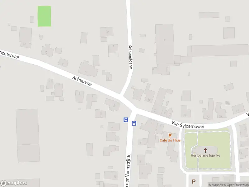 Brandweer met gepaste spoed naar de Van Sytzamawei in Driezum