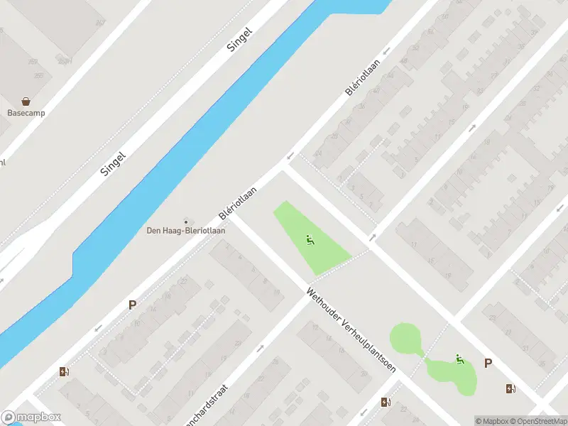 Ambulance met grote spoed naar de Wethouder Verheulplantsoen in 's-Gravenhage