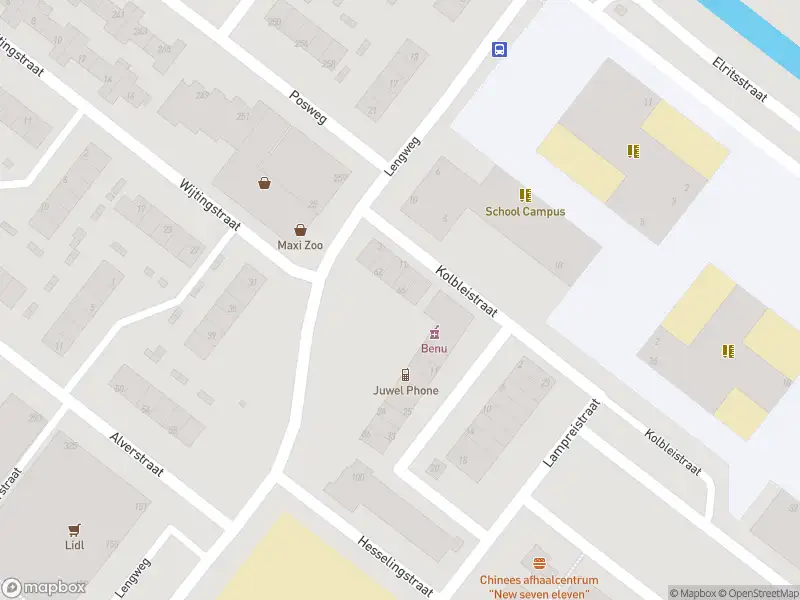 Ambulance met gepaste spoed naar de Lengweg in Hoogvliet Rotterdam