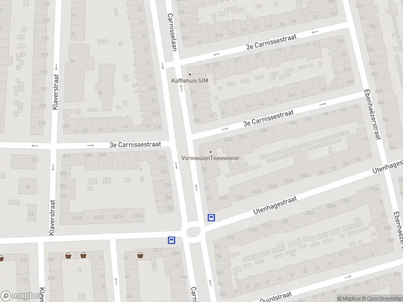 Ambulance met grote spoed naar de Carnisselaan in Rotterdam