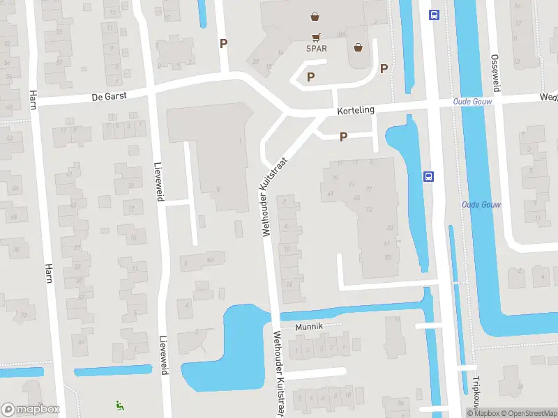 Ambulance met grote spoed naar de Wethouder Kuitstraat in Midwoud