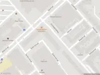 Ambulance met grote spoed naar de Dordtsestraatweg in Rotterdam