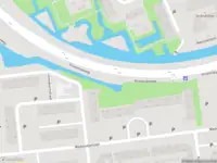 Brandweer met grote spoed naar de Hellouwlaan in Tiel vanwege afhijsen patient