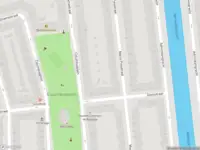 Politie met grote spoed naar de Davisstraat in Amsterdam vanwege schietincident