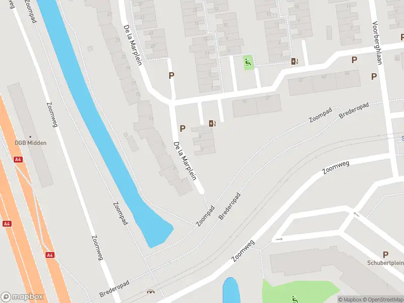 Ambulance met gepaste spoed naar de De la Marplein in Schiedam