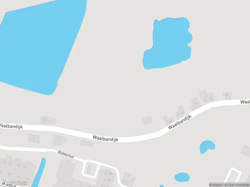 Traumahelikopter met grote spoed naar de Waalbandijk in Gameren