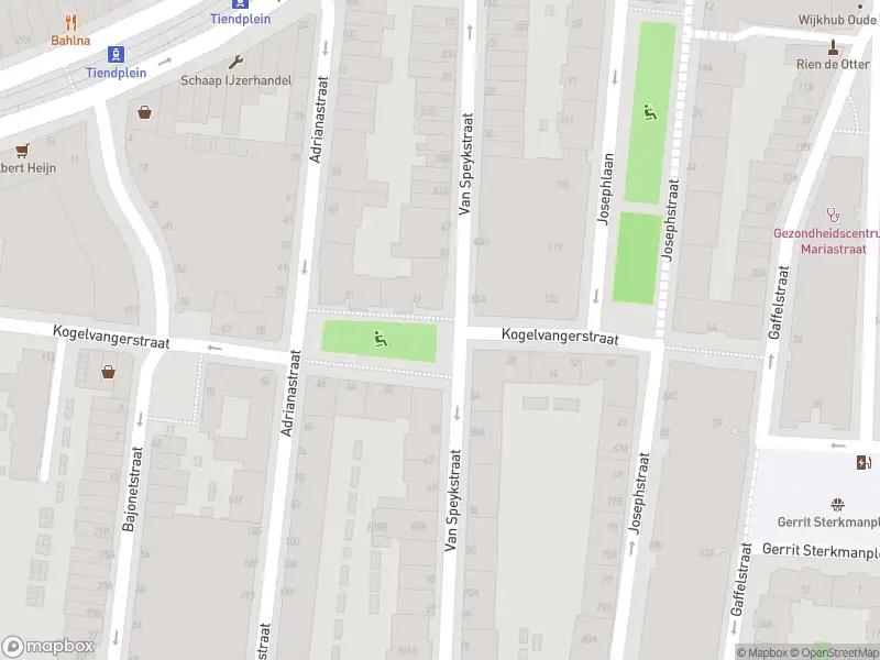 Ambulance met gepaste spoed naar de Van Speykstraat in Rotterdam