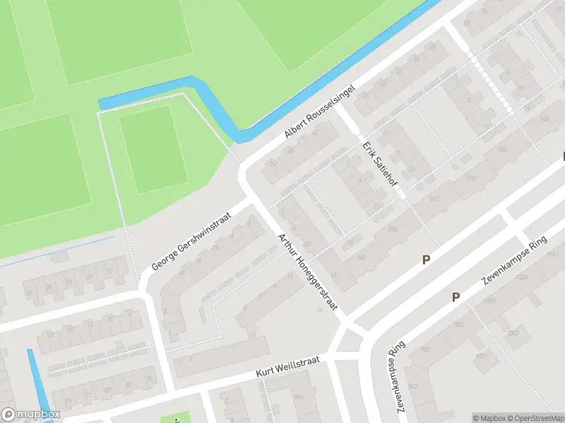 Ambulance met grote spoed naar de Arthur Honeggerstraat in Rotterdam