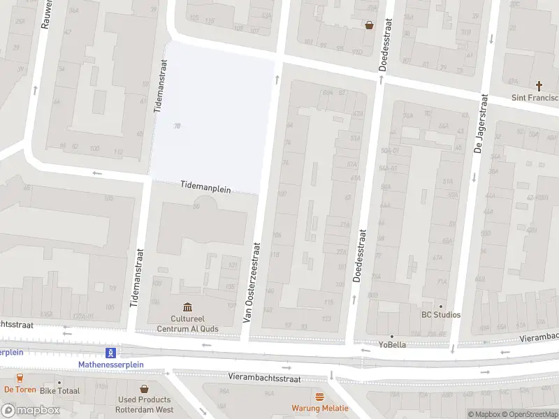 Ambulance met grote spoed naar de Van Oosterzeestraat in Rotterdam