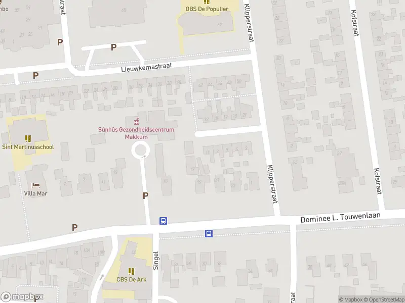 Brandweer met grote spoed naar de Markt in Makkum vanwege afgaan automatisch brandalarm