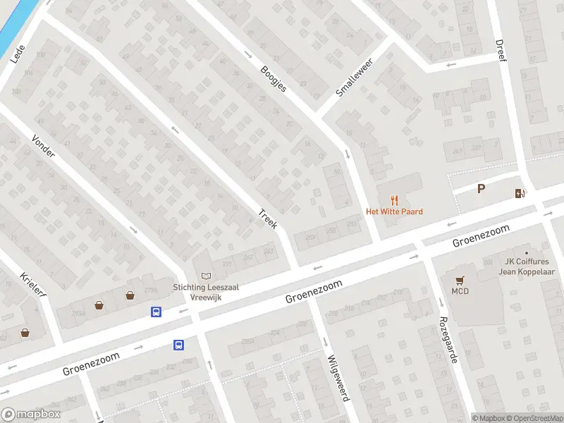 Ambulance met grote spoed naar de Treek in Rotterdam