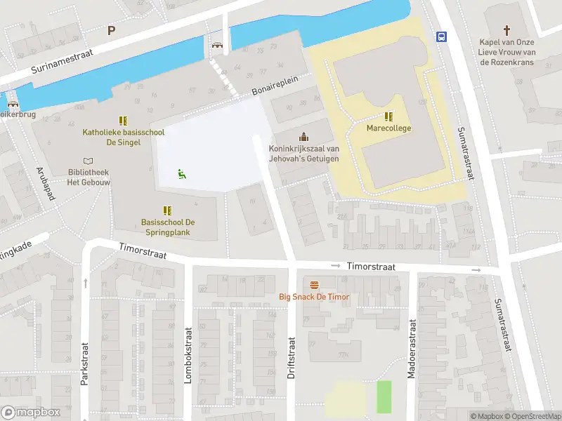 Brandweer met grote spoed naar de Bonairestraat in Leiden vanwege afhijsen patient