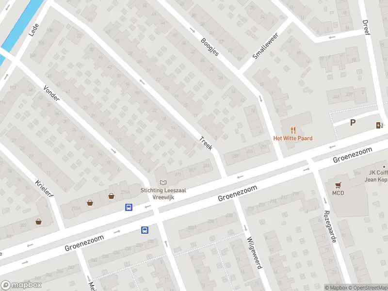 Ambulance met grote spoed naar de Treek in Rotterdam