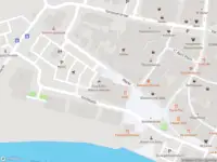 Brandweer met grote spoed naar de Markt in Ommen vanwege afhijsen patient