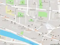 Ambulance met gepaste spoed naar de Turfmarkt in Leiden