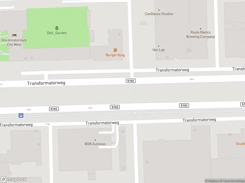 Ambulance met gepaste spoed naar de Isolatorweg in Amsterdam