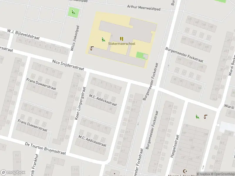 Ambulance met grote spoed naar de Nico Snijdersstraat in Amsterdam