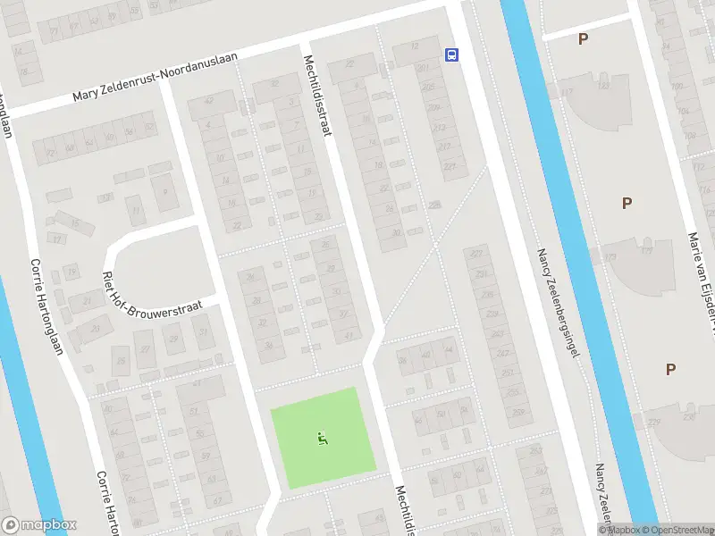 Ambulance met grote spoed naar de Mechtildisstraat in Rotterdam