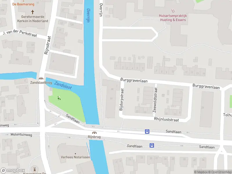 Ambulance met grote spoed naar de Bijdorpstraat in Katwijk