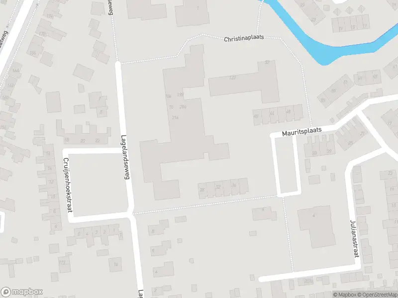 Ambulance met grote spoed naar de Christinaplaats in Hellevoetsluis