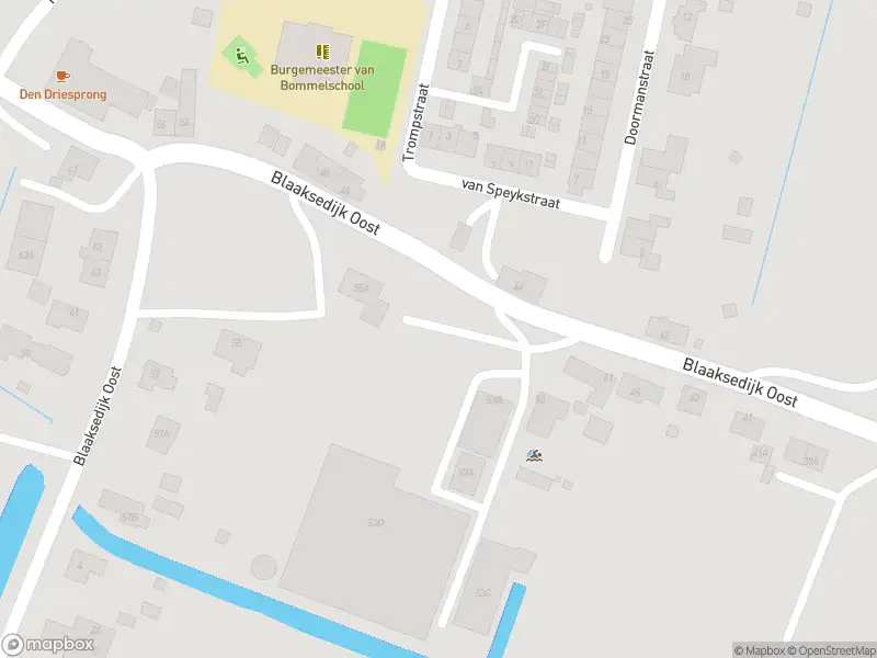 Ambulance met grote spoed naar de Blaaksedijk Oost in Mijnsheerenland