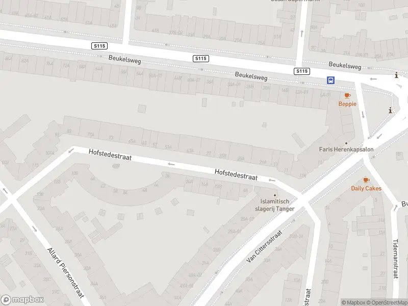 Ambulance met gepaste spoed naar de Hofstedestraat in Rotterdam