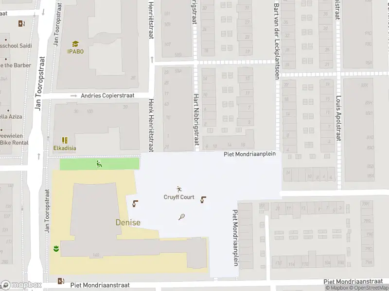 Ambulance met grote spoed naar de Willem Nakkenstraat in Amsterdam