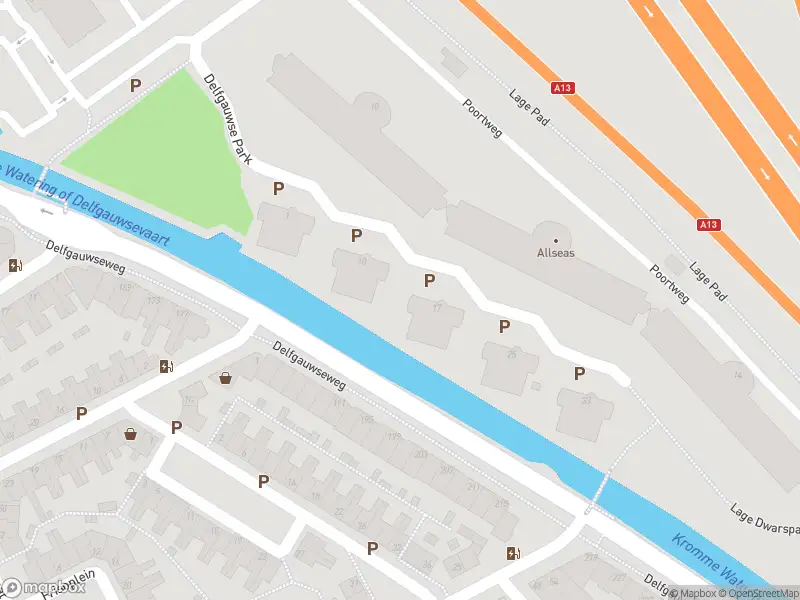 Ambulance met grote spoed naar de Delfgauwse Park in Delft