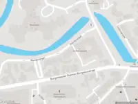 Brandweer met grote spoed naar de Noordersingel in Steenwijk vanwege personen te water