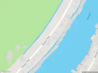 Ambulance met gepaste spoed naar de Zijkanaal F West in Halfweg