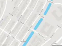 Ambulance met grote spoed naar de Warmoldstraat in Rotterdam