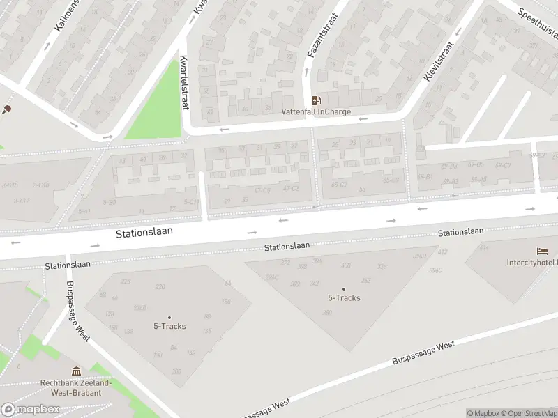 Brandweer met grote spoed naar de Stationslaan in Breda vanwege voertuigbrand