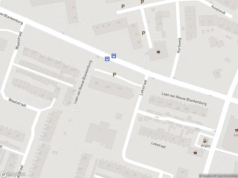 Ambulance met gepaste spoed naar de Laan van Nieuw Blankenburg in Rozenburg