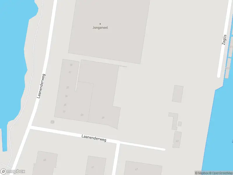 Ambulance met grote spoed naar de Laanenderweg in Alkmaar