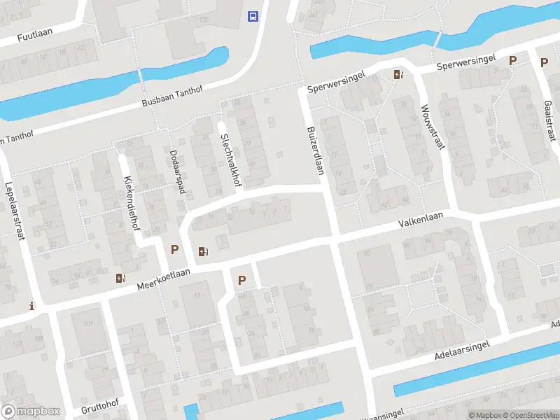 Ambulance met grote spoed naar de Slechtvalkhof in Delft