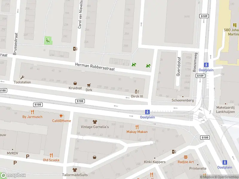 Ambulance met grote spoed naar de Goudsesingel in Rotterdam