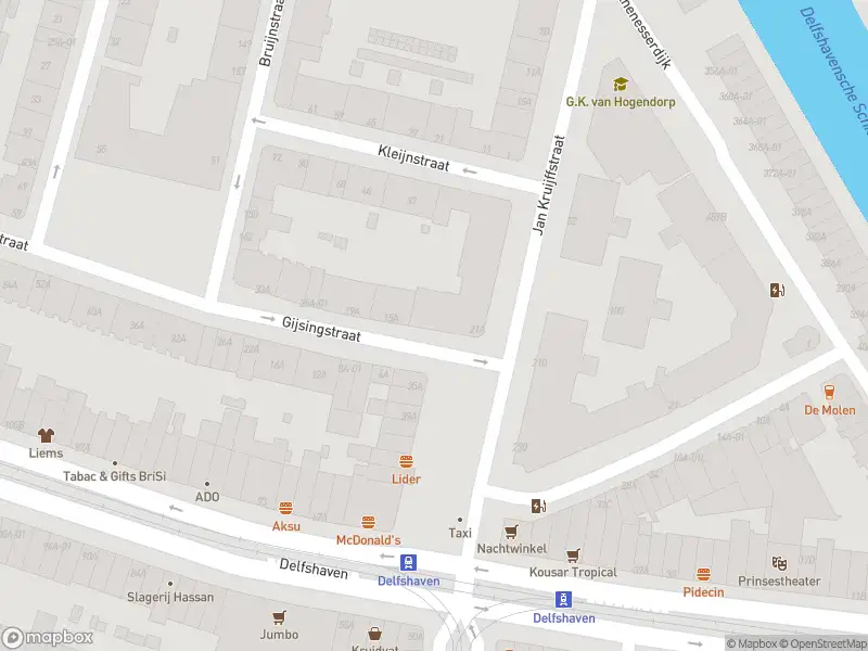 Ambulance met grote spoed naar de Gijsingstraat in Rotterdam