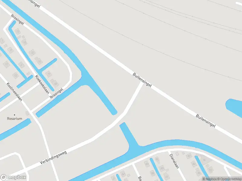 Ambulance met gepaste spoed naar de Buitensingel in Amsterdam-Duivendrecht