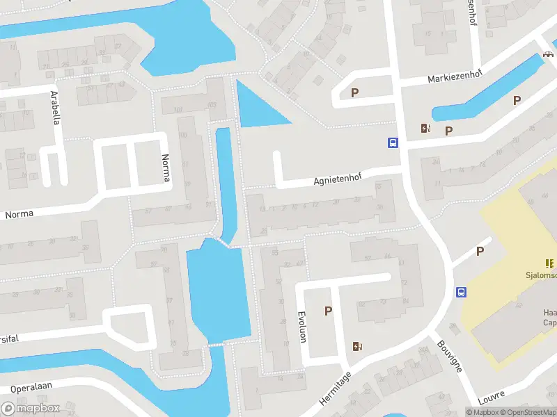 Ambulance met grote spoed naar de Agnietenhof in Capelle aan den IJssel