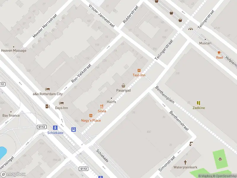 Ambulance met gepaste spoed naar de Teilingerstraat in Rotterdam