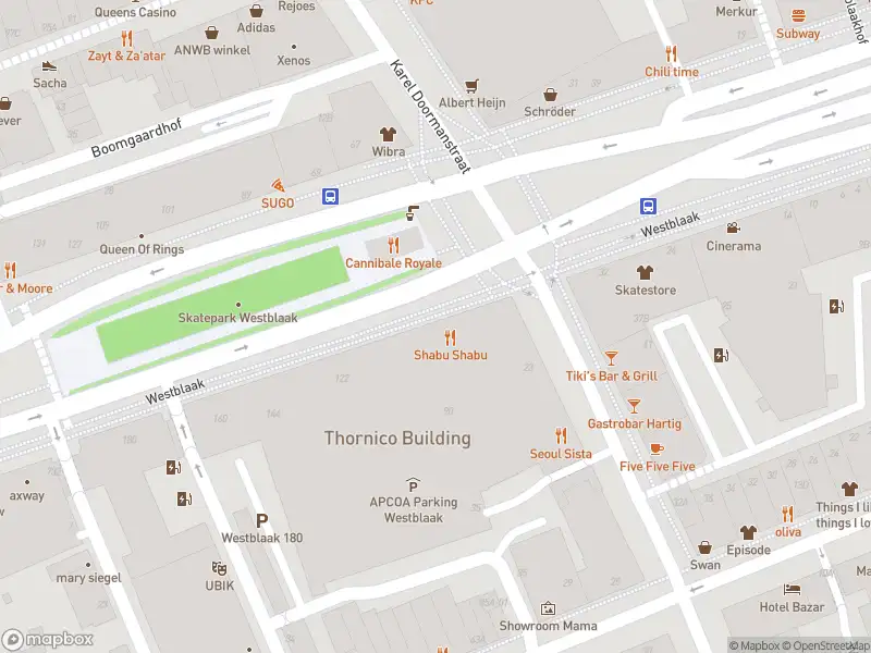 Ambulance met gepaste spoed naar de Westblaak in Rotterdam