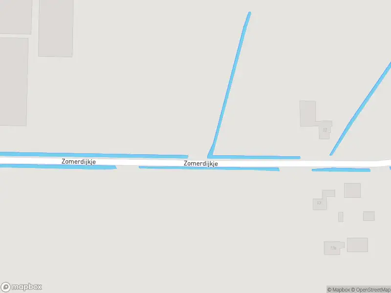 Ambulance met grote spoed naar de Zomerdijkje in Egmond aan den Hoef