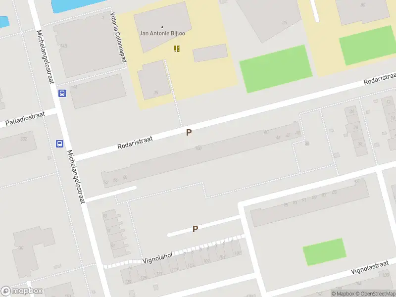 Ambulance met grote spoed naar de Rodaristraat in Rotterdam