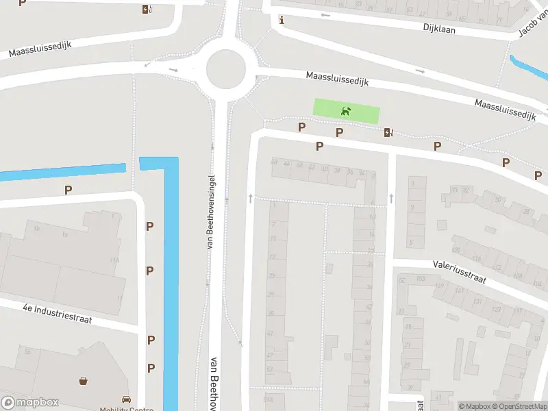 Ambulance met grote spoed naar de Van Beethovensingel in Vlaardingen