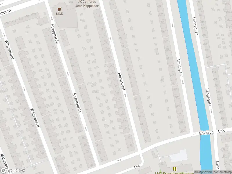 Ambulance met gepaste spoed naar de Kortedreef in Rotterdam